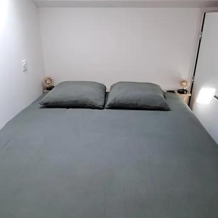 Cosy 2 - 300m De La * بيسكاروس